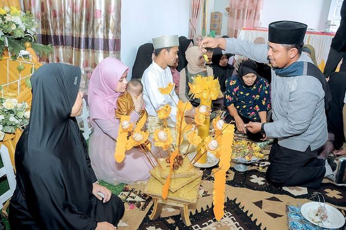 Momen Mengayun Anak Ustaz Abdul Somad
