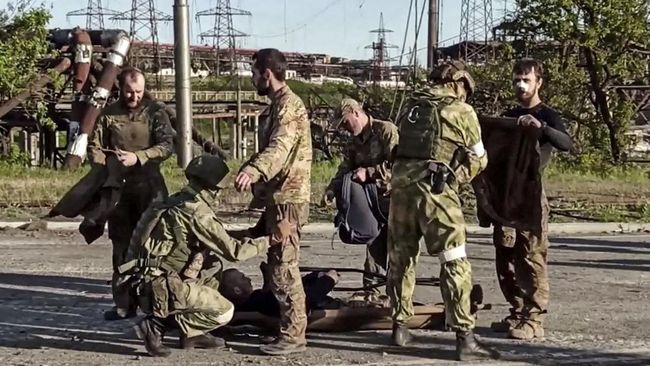 Ukraine orders troops in Azovstal to stop fighting against Russia