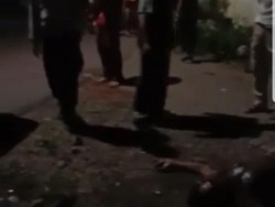Mayat Pria Penuh Luka Ditemukan Tergeletak di Pinggir Jalan Jember