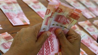 Rupiah Sore Lesu ke Rp17.243 saat Dolar AS Perkasa Berkat Geopolitik