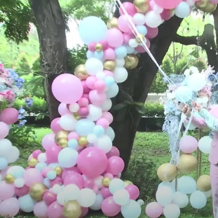 <p>"Yang penting harus di luar, jalan-jalan. Kalau untuk makan, enggak terlalu gimana, sih," tuturnya. (Foto: YouTube Ricis Official)<br /><br /><br /></p>