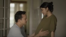 Nicholas Saputra-Ariel Tatum Sambut Anak di Trailer Sayap Sayap Patah