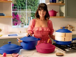Selena Gomez Jual Alat Masak Keren dan Multifungsi, Harganya Rp 3 Juta-an!