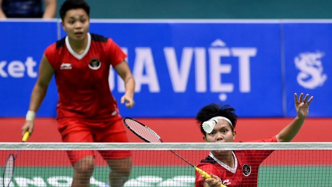 Ganda putri Indonesia Apriyani Rahayu/Siti Fadia Silva Ramadhanti menyabet medali emas ganda putri SEA Games 2021.