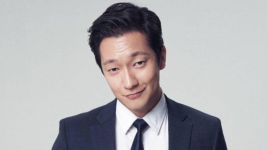 Son Suk Ku