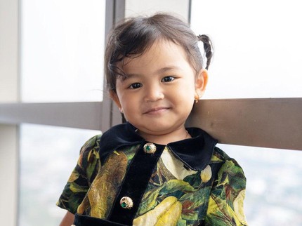 7 Potret Thania, Anak Ruben Onsu dan Sarwendah yang Selalu Tampil Modis