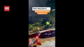VIDEO: Polisi Tangkap Sopir Mobil Pakai Strobo dan Sirine di Malang