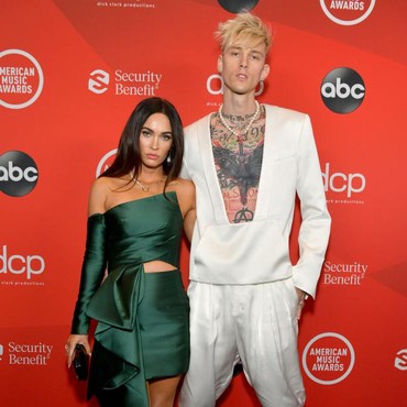 Megan Fox Muncul Usai Isu Machine Gun Kelly Selingkuh