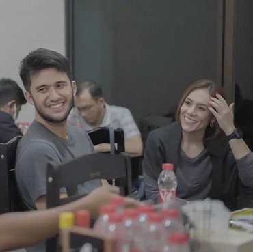 9 Potret Sabda Ahessa Makin Bucin Saat Temani Wulan Guritno ke Aceh