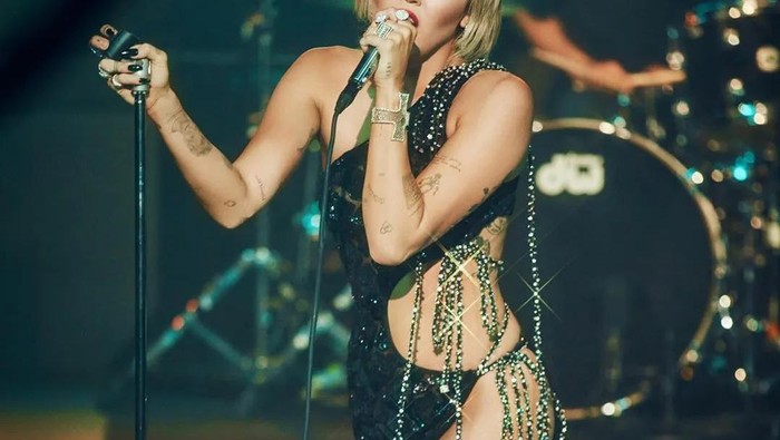 Nggak Hanya Amber Heard, 3 Selebriti Papan Atas Ini Juga Diduga Mengidap Histrionic Personality Disorder