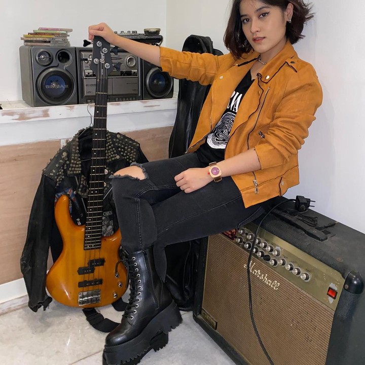 <p>Ya, Ashira Zamita pernah mengeluarkan beberapa single. Salah satunya berjudul Kekasih Impian yang dirilis pada 2022. (Foto: Instagram @ashirazamita)<br /><br /><br /></p>