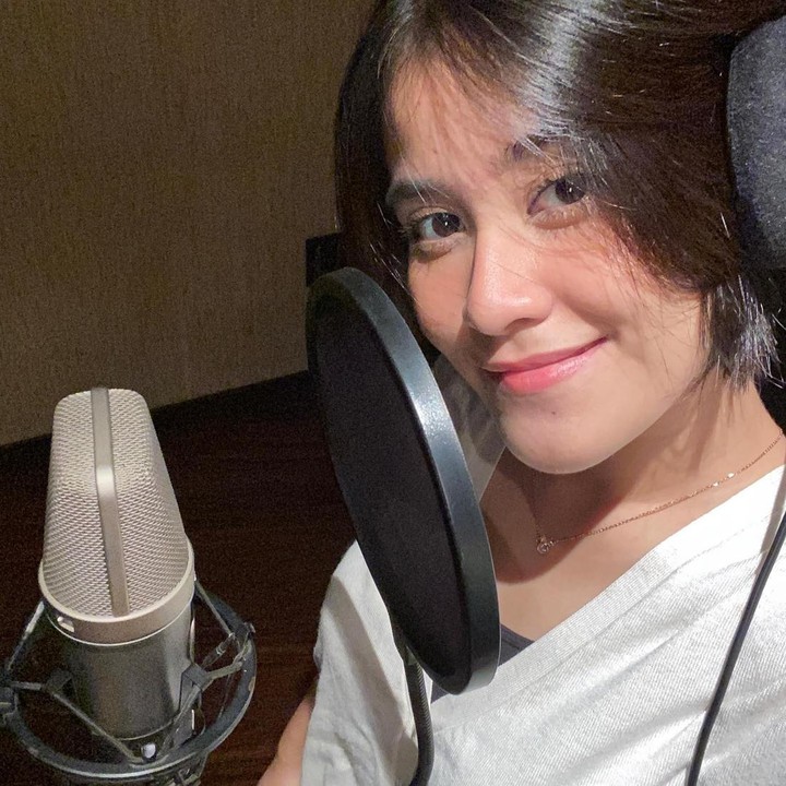 <p>Wanita kelahiran 19 tahun silam ini dikabarkan akan dipasangkan dengan Rey Bong dalam web series berjudul DEAR STRANGER. Kita doakan, semoga kariernya melejit terus ya, Bunda. (Foto: Instagram @ashirazamita)</p>