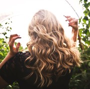 Sering Alami Bad Hair Day? 5 Bahan Alami Ini Dapat Membuat Rambut Jadi Lembut Terawat, Cobain Yuk!