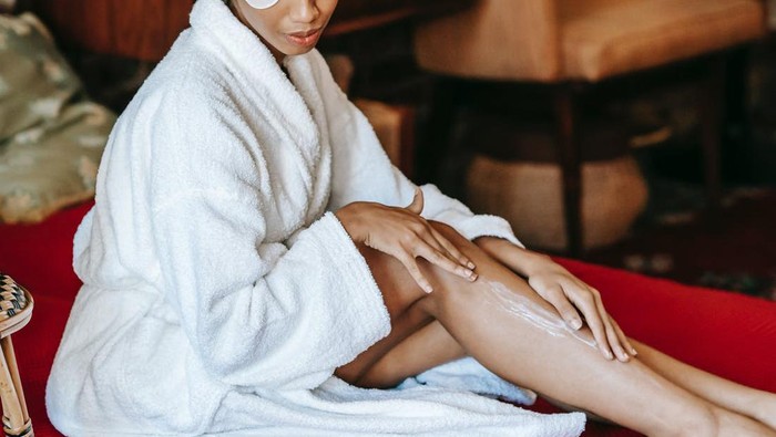 Nggak Asal Oles, Ini Cara Pakai Body Lotion yang Benar Biar Hasilnya Lebih Optimal! Nggak Asal Oles, Ini Cara Pakai Body Lotion yang Benar Biar Hasilnya Lebih Optimal!