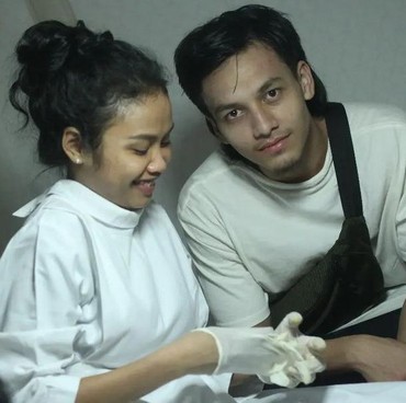 6 Potret Dea Panendra, Beradegan Intim Selama 1 Jam dengan Jefri Nichol