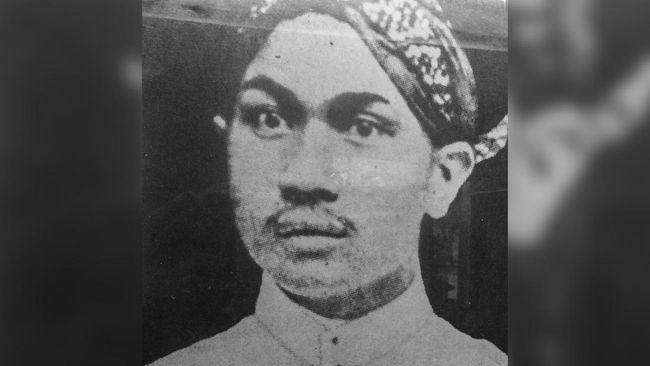 Tercetusnya peringatan bersejarah ini tidak lepas dari peranan sejumlah tokoh Hari Kebangkitan Nasional yang terdiri atas golongan pemuda bangsa.
