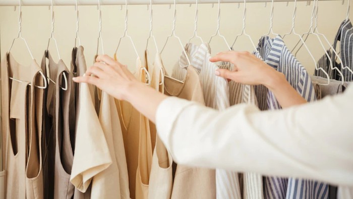 4 Bahan Pakaian yang Adem dan Nyaman Dikenakan Sehari-Hari, Cocok Buat Cuaca Panas!