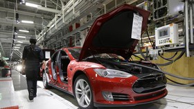 Tom Zhu Jadi Orang Nomor 2 di Tesla Setelah Elon Musk