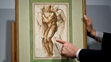 FOTO: Lukisan Pria Bugil Michelangelo Laku Rp308 M