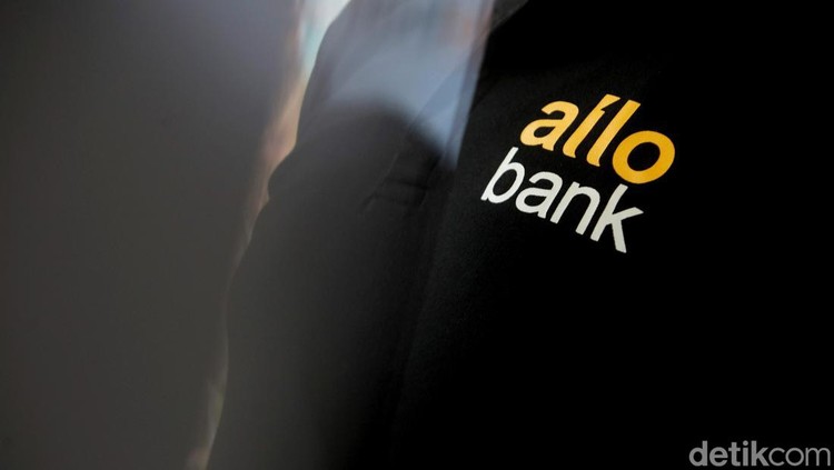 Momen CT Memperkenalkan Dirut Allo Bank Indra Utoyo Ultimate Shareholder Allo Bank Indonesia, Chairul Tanjung, mengenalkan Dirut Allo Bank Indra Utoyo. Allo Bank rencananya akan resmi diluncurkan ke publik besok.