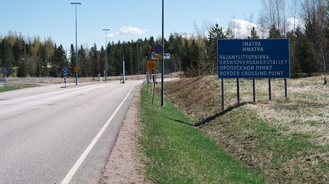 Finlandia telah memulai pembangunan pagar sepanjang 200 kilometer di perbatasan dengan Rusia. Biaya pembangunan pagar perbatasan ini sekitar 380 juta euro.