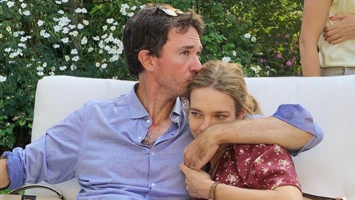 5 Potret Bucinnya Anak Bos LV, Antoine Arnault yang Kaya Raya Nikahi Supermodel Cantik! 5 Potret Bucinnya Anak Bos LV, Antoine Arnault yang Kaya Raya Nikahi Supermodel Cantik!