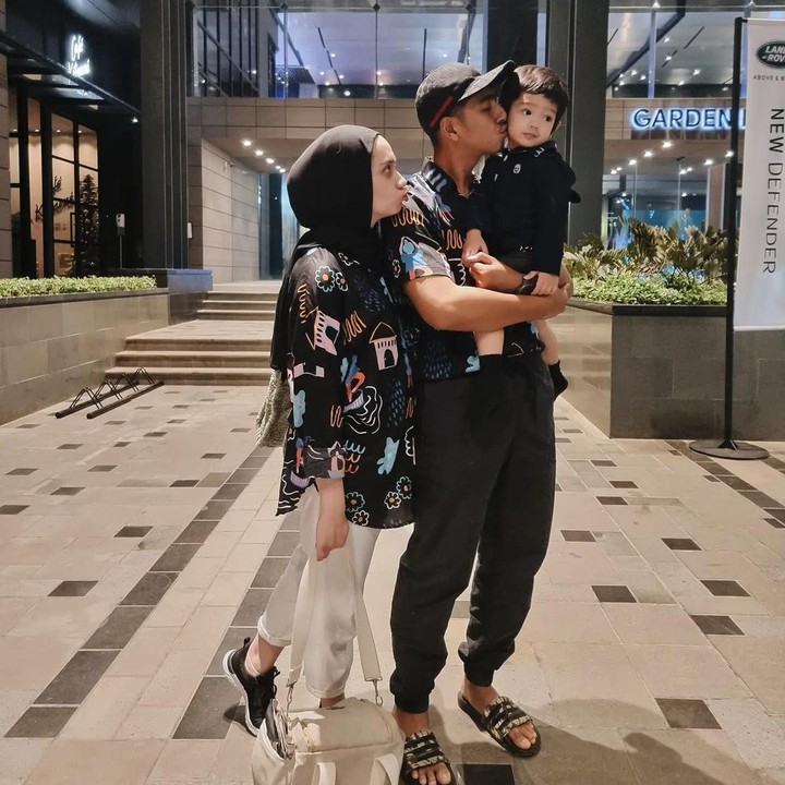 <p>Meski begitu, Arya Saloka dan Putri Anne masih terlihat harmonis di unggahan terbaru mereka, Bunda. Pasangan ini baru saja melakukan <em>business trip</em> bersama-sama. (Foto: Instagram @anneofficial1990)</p>