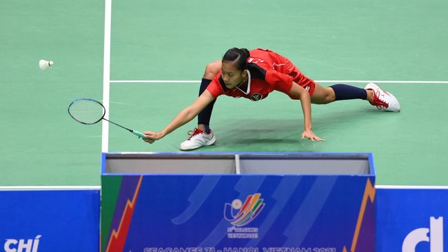 Putri Kusuma Wardani lolos ke perempat final tunggal putri badminton SEA Games 2021 setelah mengalahkan wakil Vietnam Nguyen Thuy Linh.