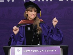 Isi Pidato Taylor Swift Saat Dapat Gelar Doktor dari NYU, Life Hacks buat Kamu Guys