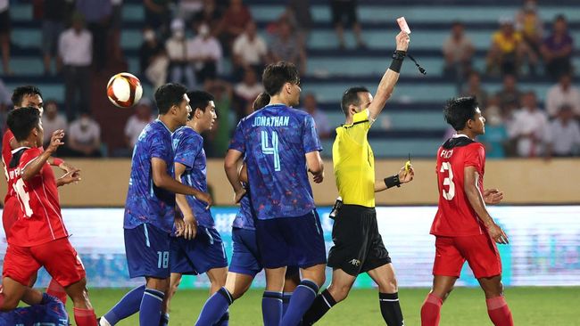 Pelatih Timnas Indonesia U-23, Shin Tae Yong mengaku sangat kecewa kepada pemain yang tak sportif saat ditekuk Thailand di SEA Games 2021.