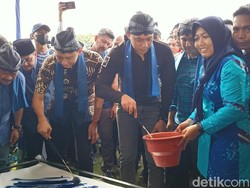 Petani Ponorogo Sambat Harga Pupuk Mahal, AHY: Di Daerah Lain Juga Sama