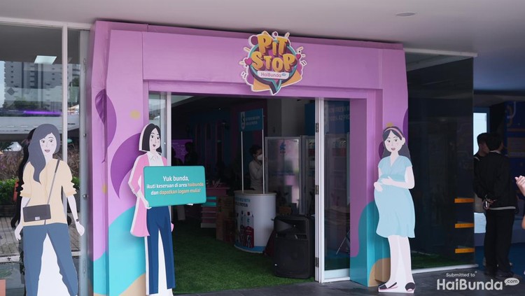 Booth HaiBunda hari pertama Allo Bank Festival 2022