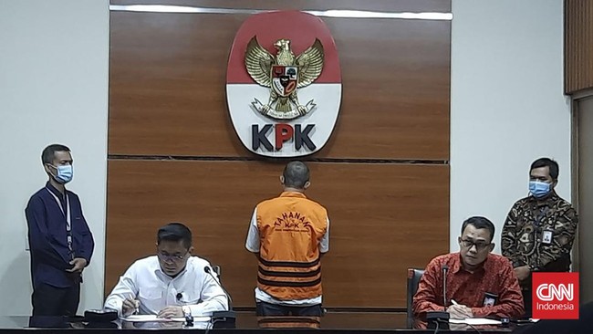 KPK menahan eks Dirjen Holtikultura Kementan Hasanudin Ibrahim, di mana dalamperkara itu dia diduga gelembungkan anggaran pupuk.