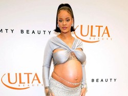 Rihanna! Udah Mah Cantik, Jago Nyanyi... Eh Sekarang Sukses Bisnis Kosmetik