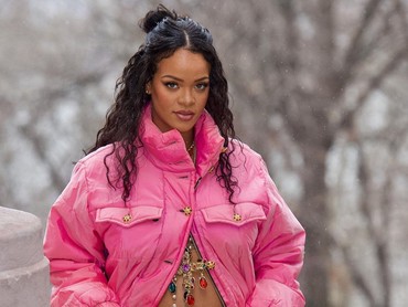 img-title Geser Kim Kardashian, Rihanna Jadi Wanita Terkaya Termuda di AS