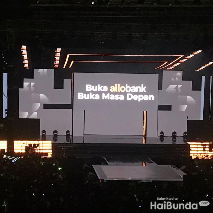 <p>Bank digital Allo Bank resmi diluncurkan pada Jumat malam (20/5/2022), Bunda. Acara peluncuran dilaksanakan di Istora Senayan, Jakarta. (Foto: HaiBunda/Mutiara Ananda)</p>