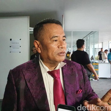 Jalinan Asmara Hotman Paris & Iqlima Kim hingga Penampilan Terkini AKtor Macgyver