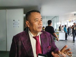 Hotman Paris Diserbu Seruan #TutupHolywings