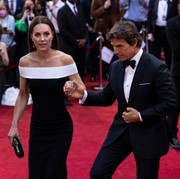Bertemu Tom Cruise, Kate Middleton Tampil Elegan dan Stylish di Premiere Top Gun: Maverick