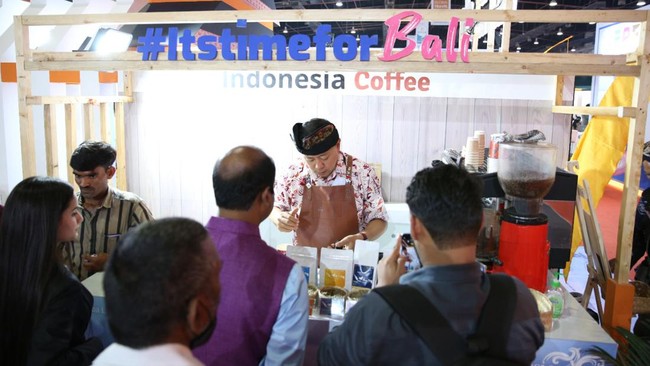 Sandiaga Uno mengaku optimis wisawatan dari Asia Selatan mengunjungi Indonesia bakal meningkat usai antusiasme pengunjung di Paviliun Indonesia pada SATTE 2022.