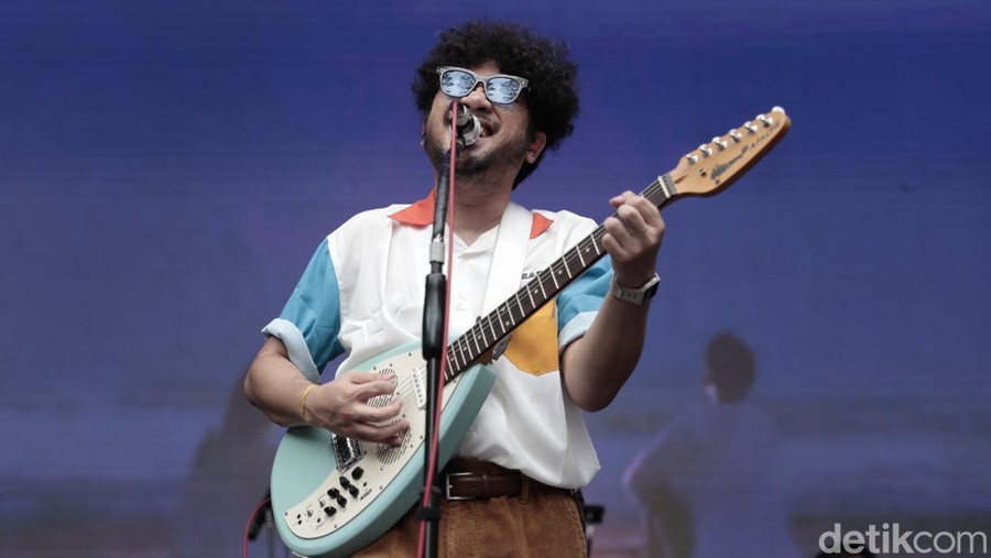 Kunto Aji Kunto Aji tampil di panggung Allo Bank Festival 2022 Day 1 pada Jumat (20/5/2022)