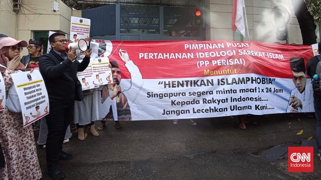 Mendagri Singapura, K Shanmugam, mengatakan pendukung penceramah UAS mengancam dengan menyinggung tragedi serangan 11 September (11/9).