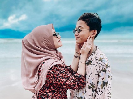 5 Momen Manis Nathalie Holscher dengan Anak Sambungnya, Akrab Banget Bun