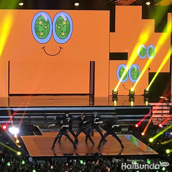 <p>NCT Dream menjadi penampil utama di Grand Launching Allo Bank Festival. Penampilan mereka begitu memukau hingga penggemar tak berhenti bersorak gembira. (Foto: HaiBunda/Mutiara Ananda)</p>