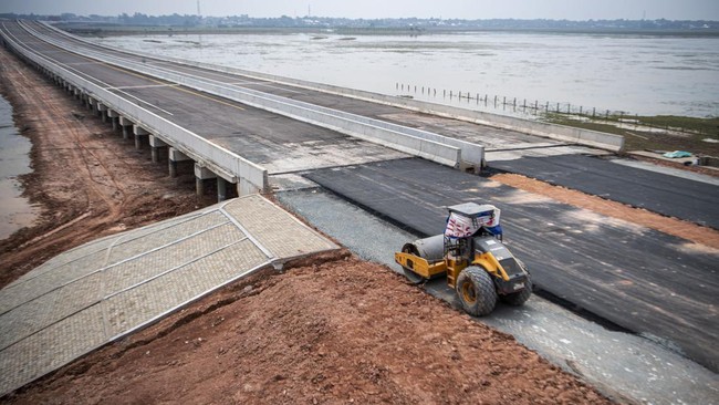 Kementerian PUPR mulai membangun Jalan Tol Gilimanuk-Mengwi sepanjang 96,83 KM, ditandai dengan peletakan batu pertama.