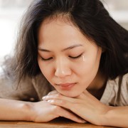 Bukan Berarti Lemah, Ternyata Ini Manfaat Tersembunyi Menangis yang Bagus Buat Kesehatan Mental