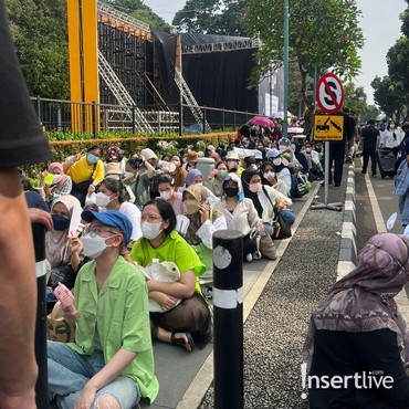 Antusiasme NCTzen, Rela Datang dari Makassar & Antre Sejak Subuh