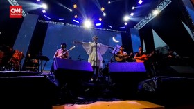 VIDEO: Kunto Aji dan Nadin Amizah Meriahkan Allo Bank Festival