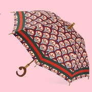 Tak Tahan Air, Ternyata Ini Fungsi Payung Gucci x Adidas Seharga Rp18 Jutaan yang Diprotes Netizen