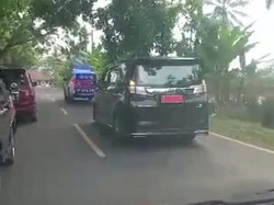 Presiden Jokowi Saja Ngalah, Rombongan Bupati Ini Malah Salip Ambulans